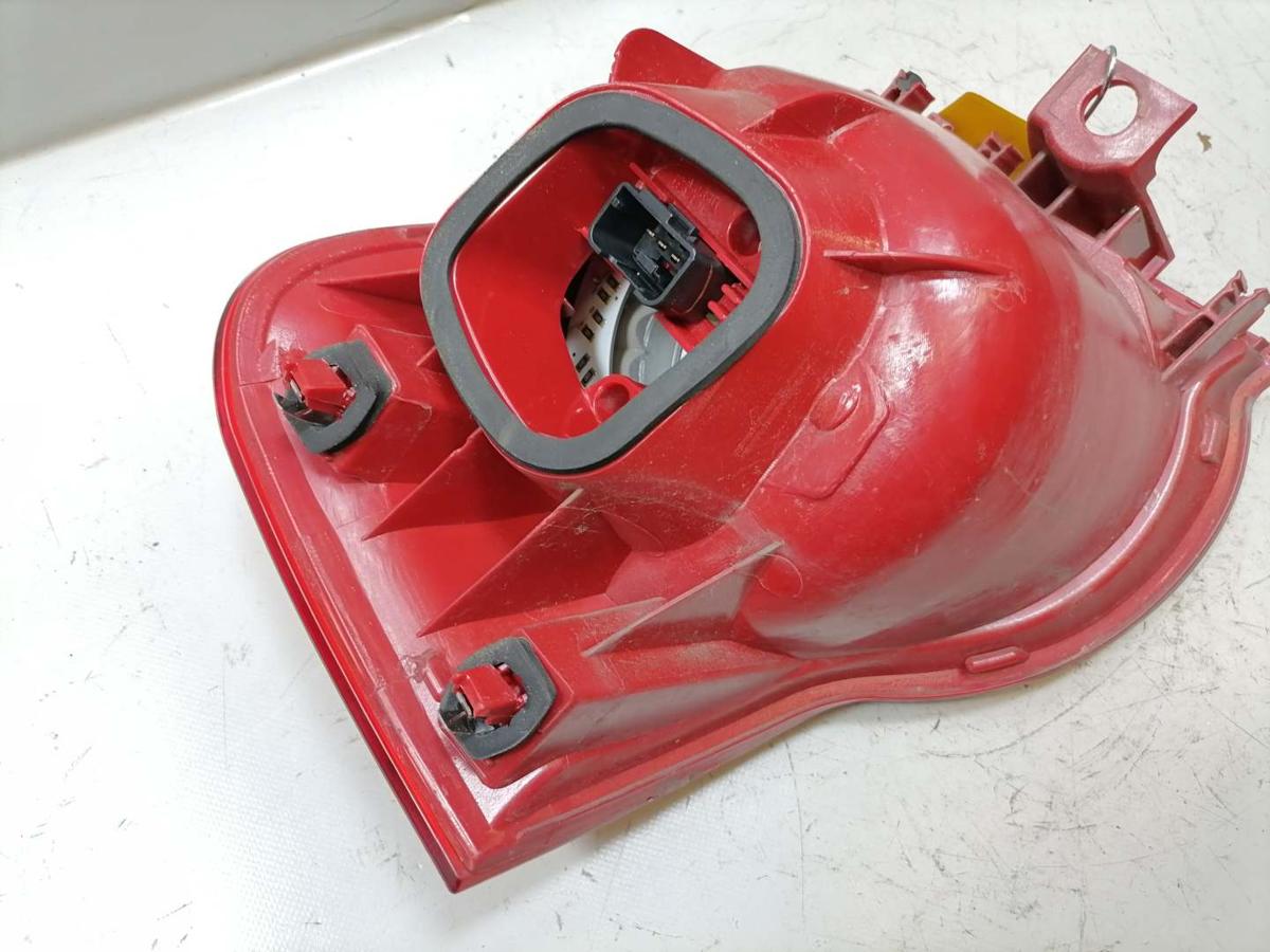 VW Passat 3C original R&uuml;cklicht R&uuml;ckleuchte Schlussleuchte rechts Kombi Bj.2009